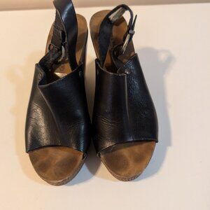 Womens platform wedge sandals, size US 7.5, EU 38